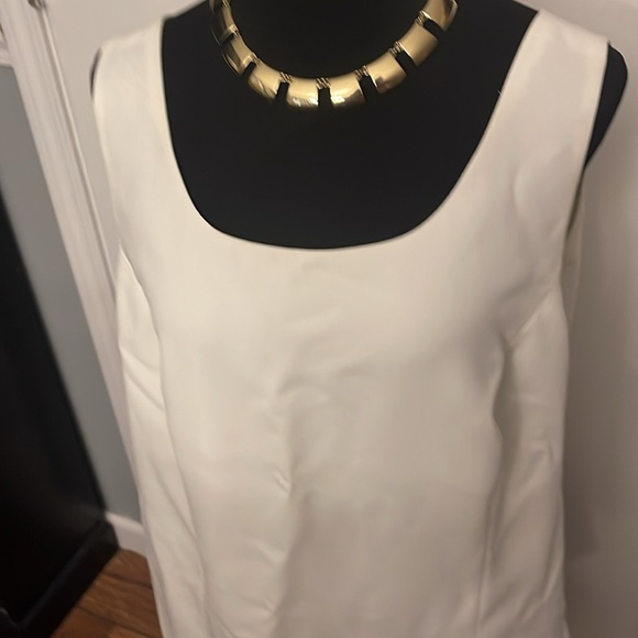 Top - Picture 2 of 5